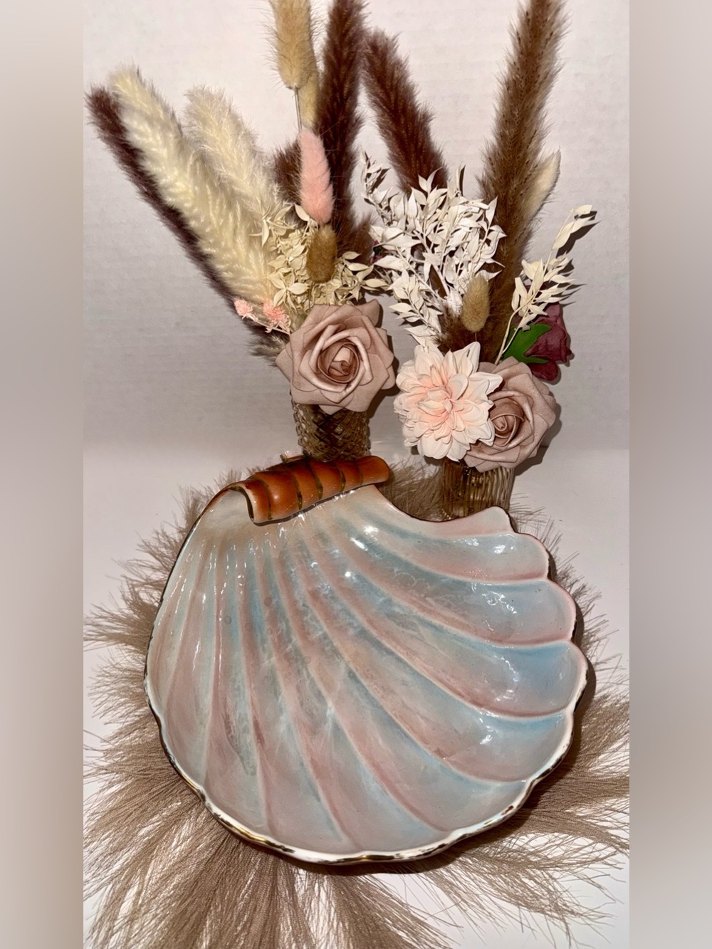 Mid-Century
Modern lustreware shell shape Itly